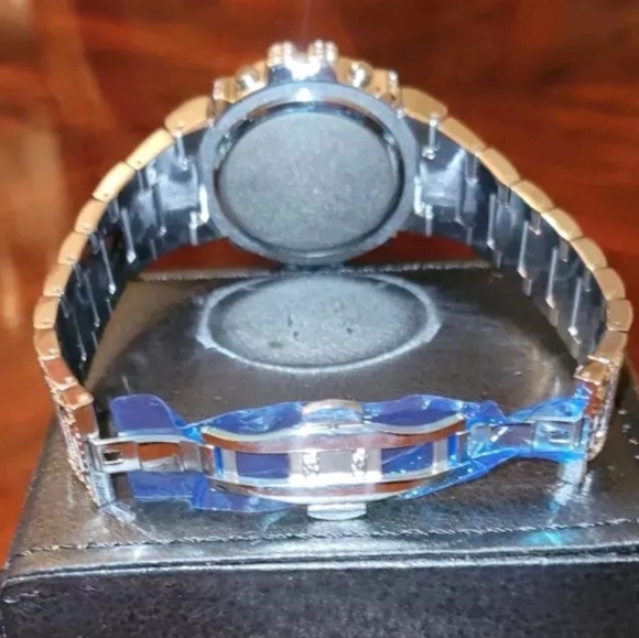 Mens Iced Out Heavy Simulated Diamond CZ Silverplated Water-resistant Watch - Picture 13 of 15